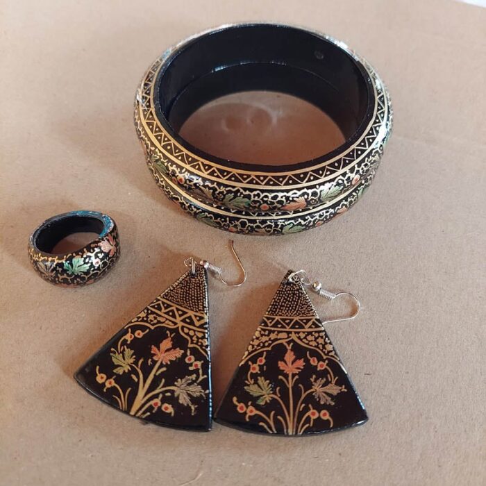 Black Paper Mache Jewellery Set - Image 5