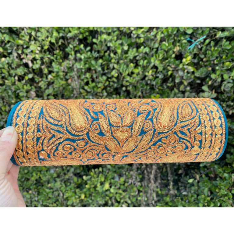Bottle-Green Clutch With Golden Tilla - Image 2