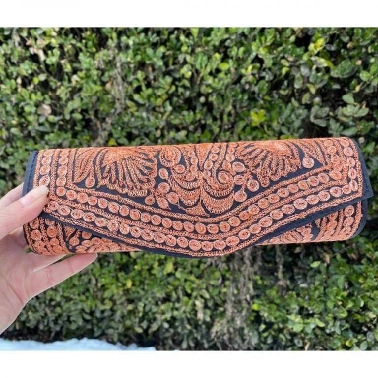 Black Clutch With Copper Tilla