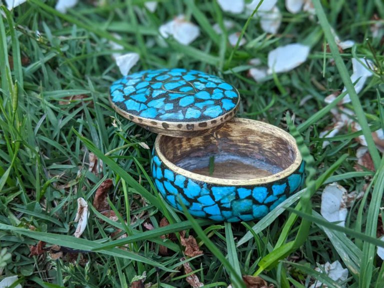 Round Turquoise Box