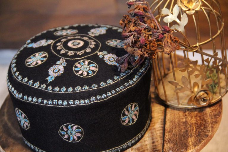 Black Pure Handwoven Pashmina Topi in Sozni Handwork