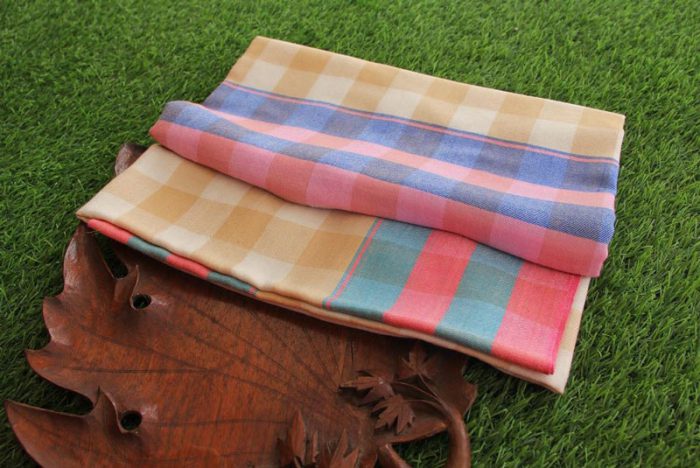 Multicolor Pure Handwoven Pashmina Check Shawl - Image 3
