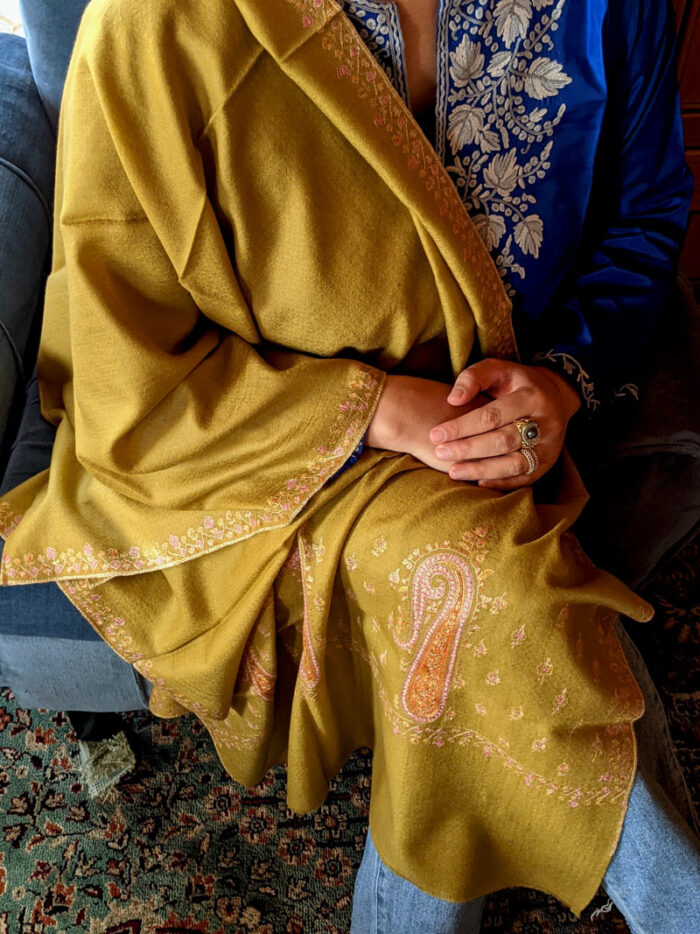 Mehndi Green Pashmina Stole With Hand Sozni Embroidery