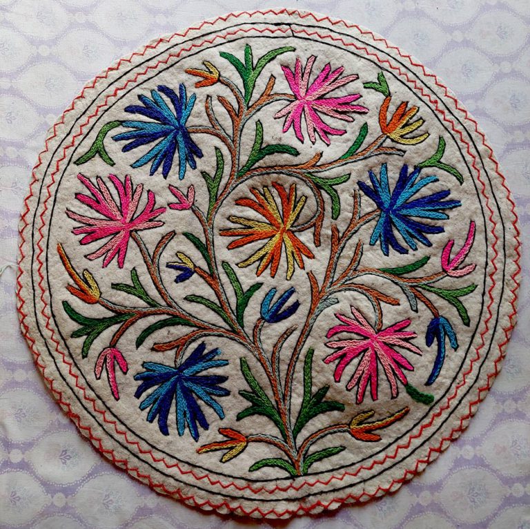 Shakh Retkol Handmade Aari Embroidered Namda