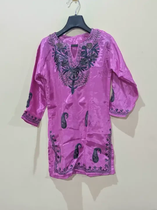 Pink Silk Ari Work Kurti ( L 23, Chest 14.5 Inch)