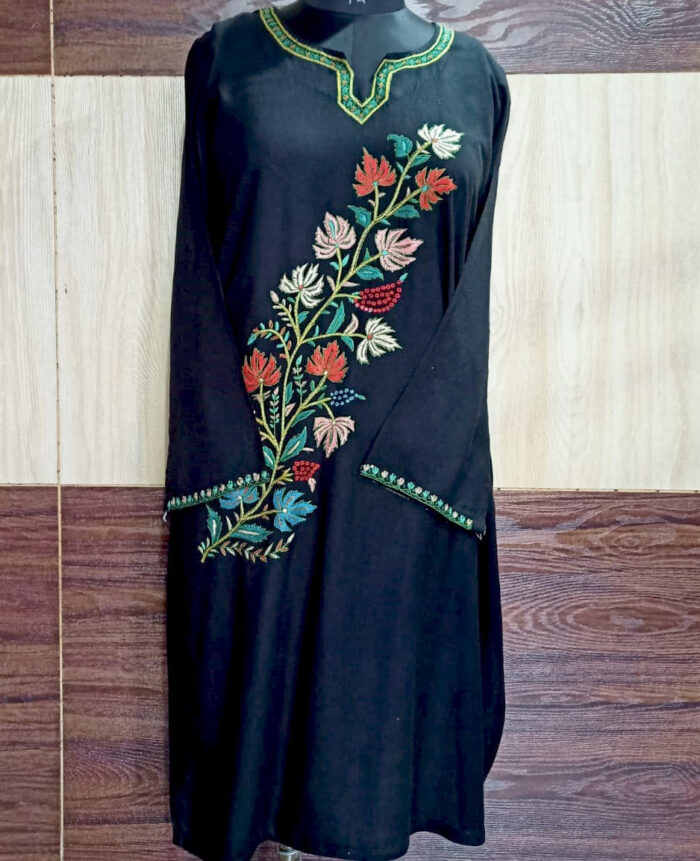 Kruhun Linen Hand Sozni Embroidered Kurta