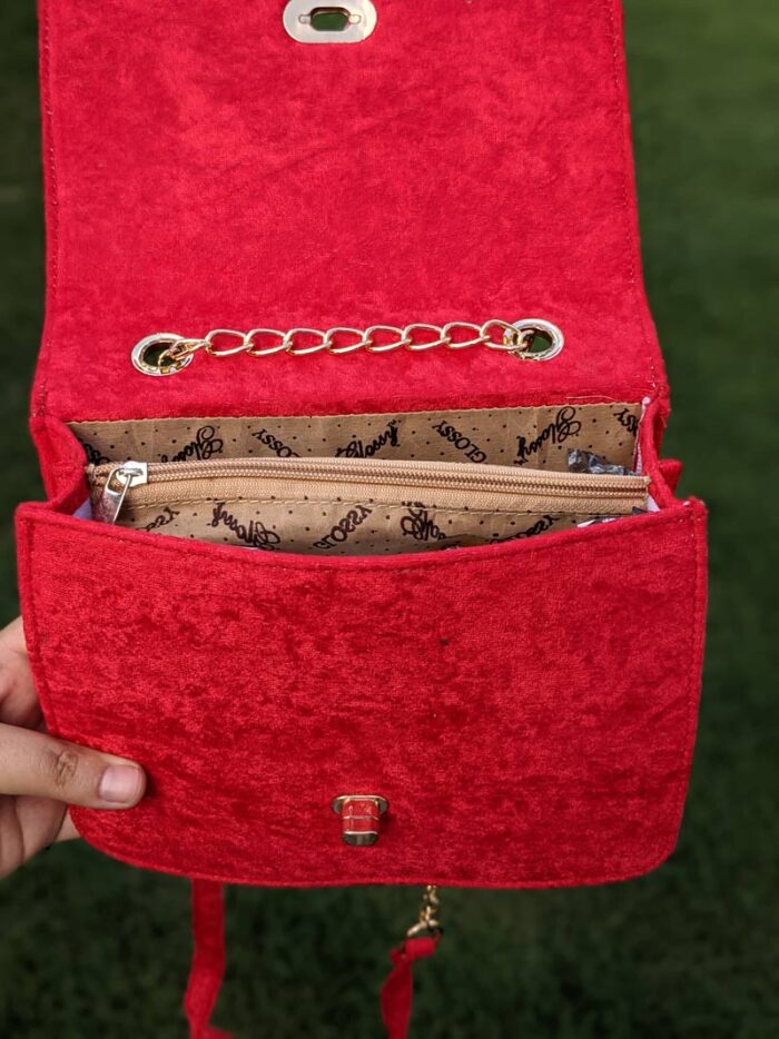 Red Party Shoulder Bag With Chain Strap - Image 3