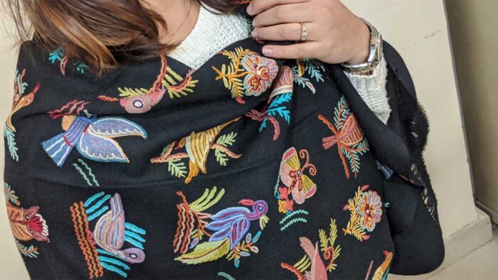Beautiful Birds Pure Wool Handcrafted Stole - Image 3