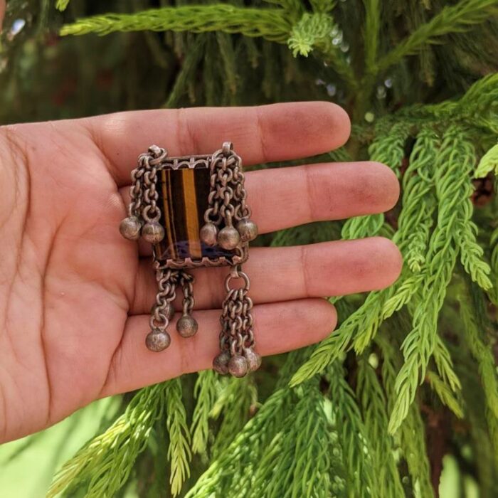 Vintage Kashmiri Ring with Tiger Eye Stone - Image 5