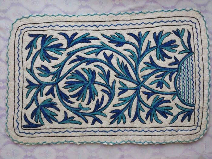 Nule Handmade Aari Embroidered Namda 3x2