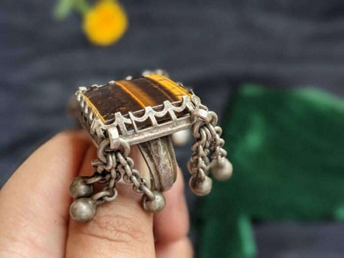 Vintage Kashmiri Ring with Tiger Eye Stone - Image 3
