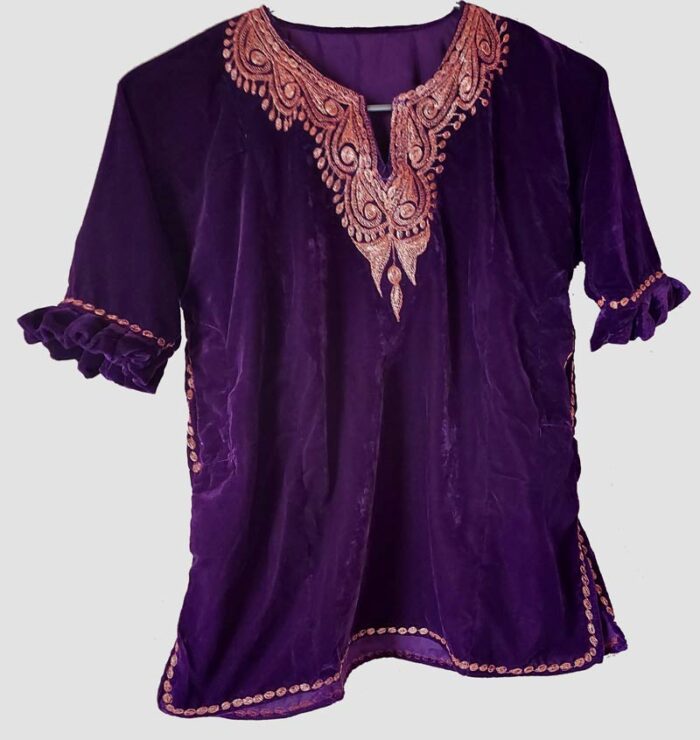 Kids Purple Velvet Pheran with Golden Tilla (Length 20 inch) - Image 3