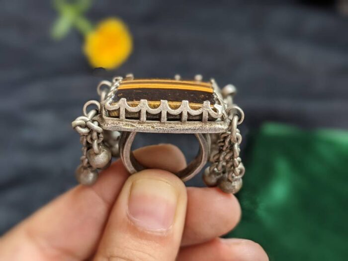 Vintage Kashmiri Ring with Tiger Eye Stone - Image 2