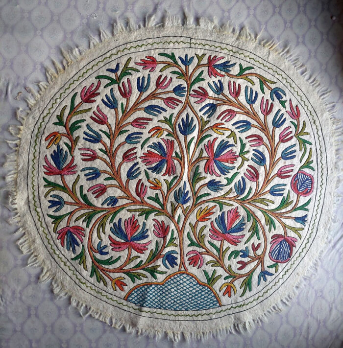 5x5ft Posh Kul Round Kashmiri Hand Embroidered Namda