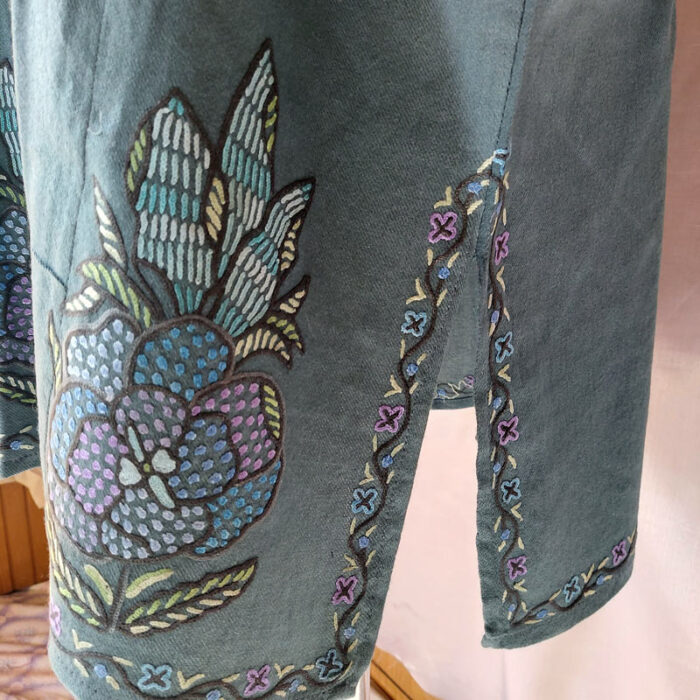 Grey Pure Raffal Pheran With Unique and Beautiful Hand Aari Work - Image 4