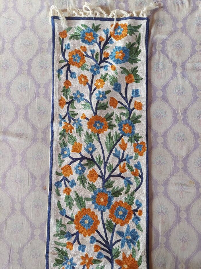 Silver Flower Pot Chain Stitch Embroidered Table Runner (5x1ft) - Image 3