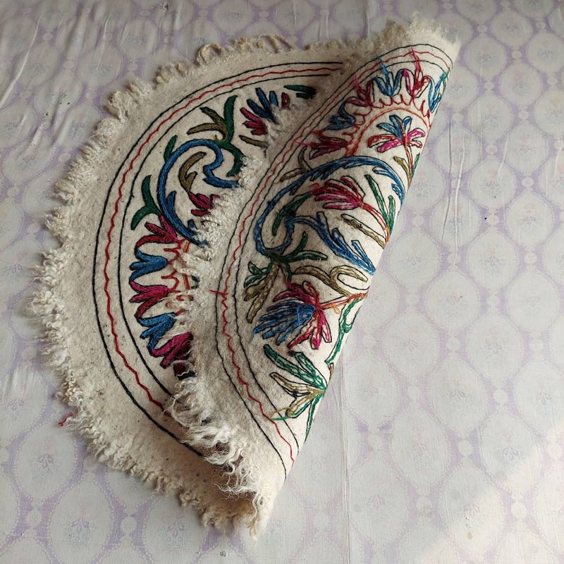 3x3ft Beautiful Floral Wool Namda Rug - Image 3