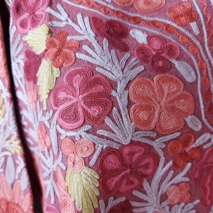 Gajri Color Raffal Aari Jama Work Pheran - Image 3