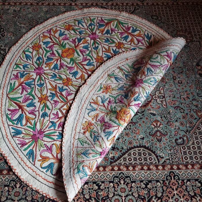 5x5 Floral Handmade Aari Embroidered Wool Namda - Image 3