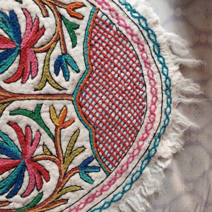 5x3 Oval Handmade Aari Embroidered Wool Namda - Image 2