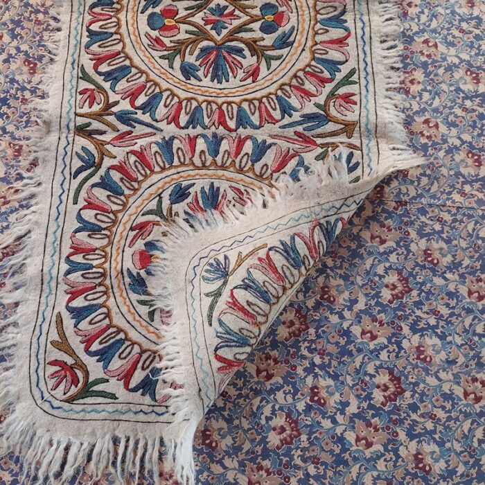 5x3 Ze Gol Handmade Aari Embroidered Wool Namda - Image 4