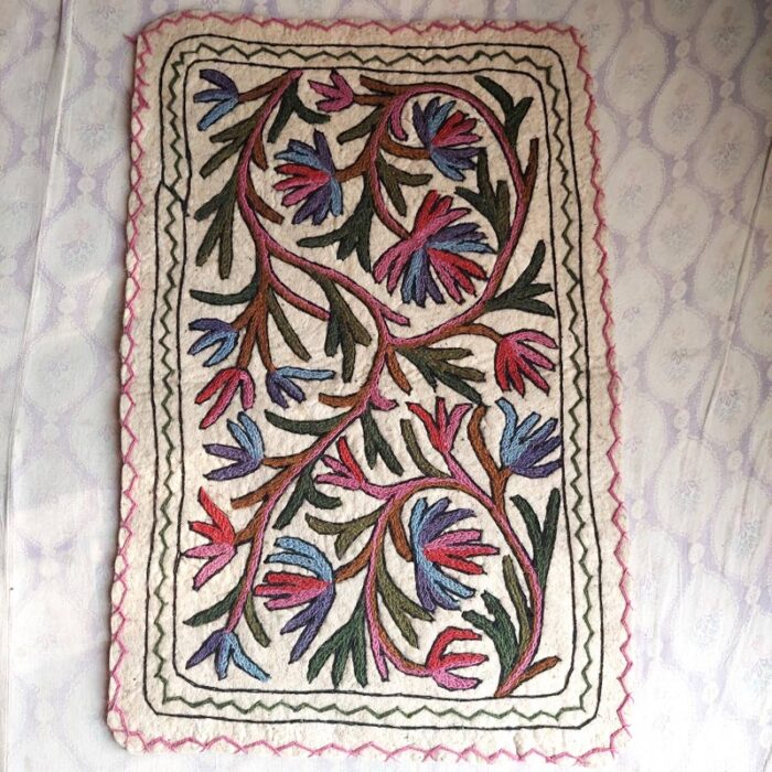 3x2 Kul-e-shaq Handmade Aari Embroidered Namda