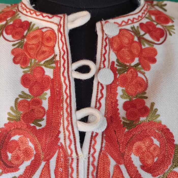 White Cashmilon Chinari Aari Emroidered Kurta with Collar - Image 3