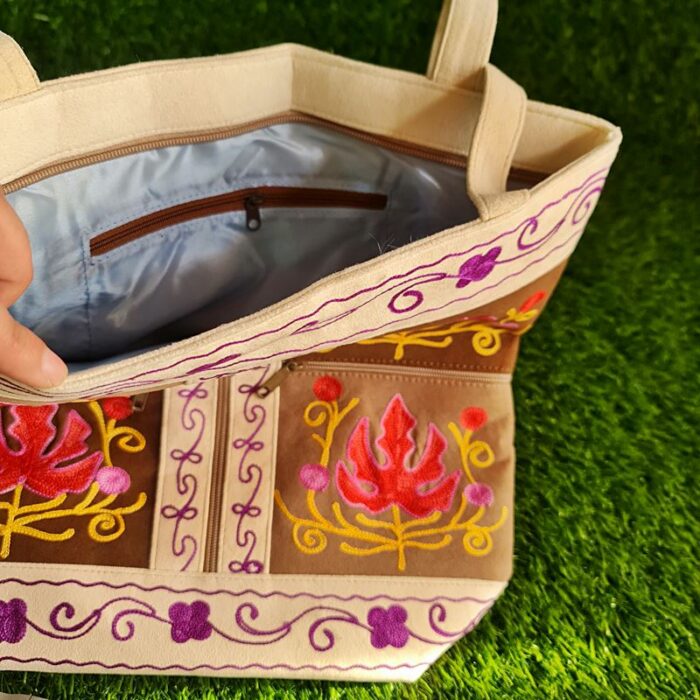 Big Chinari Cream Brown Bag In Aari Work - Image 3