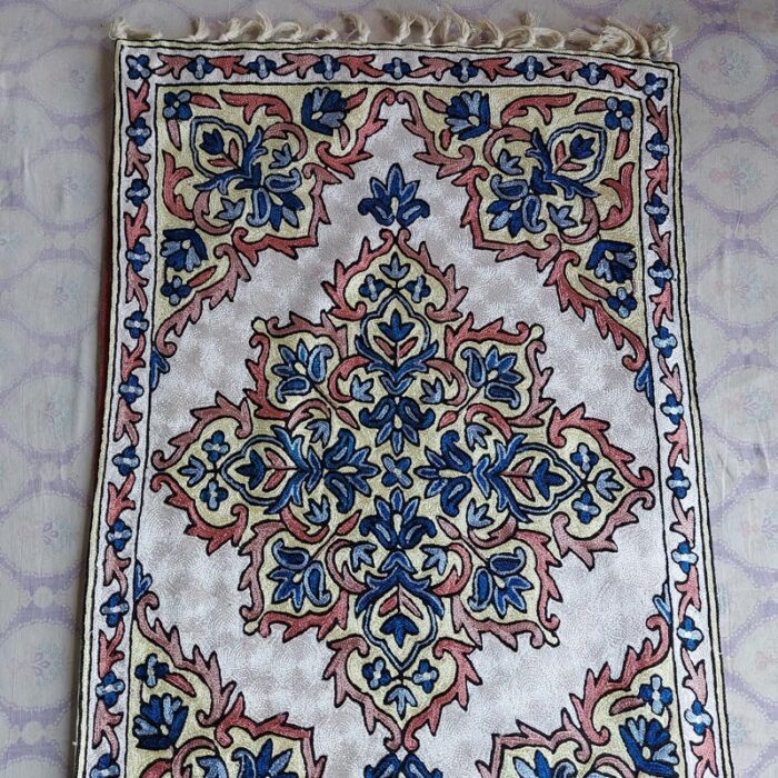Elegant 6x2 Chainstitch Silk Handmade Runner - Image 3