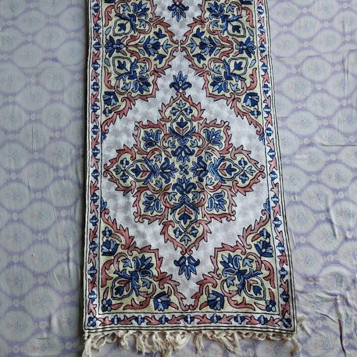 Elegant 6x2 Chainstitch Silk Handmade Runner - Image 2