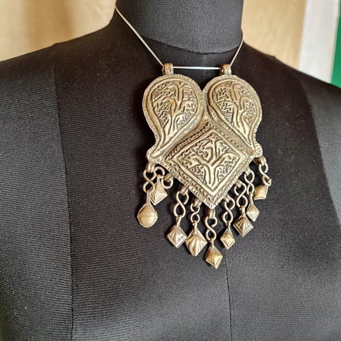 Mah-e-dilsoz Vintage Kashmiri Handmade Pendant
