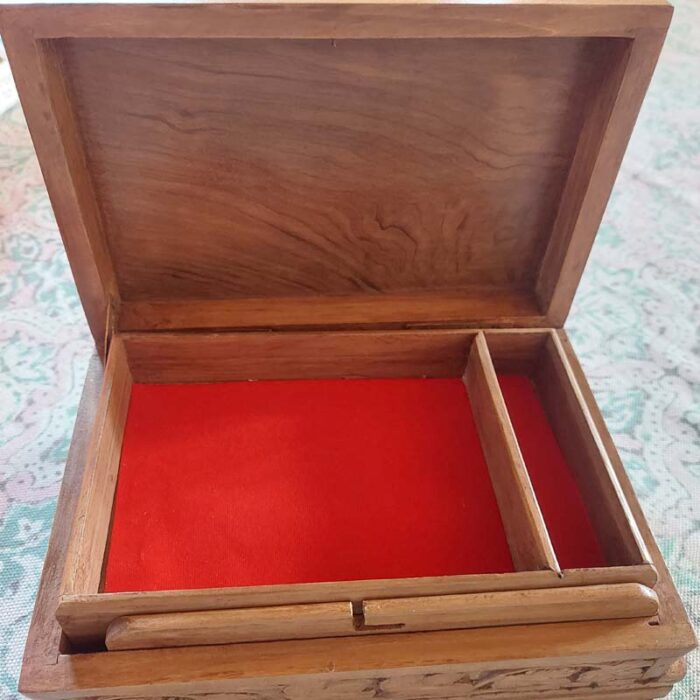 Doldar Handmade Walnut Wood Jewelry Box - Image 8