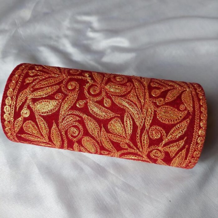 Maroon Makhmal Tilla Clutch With Golden Work - Image 3