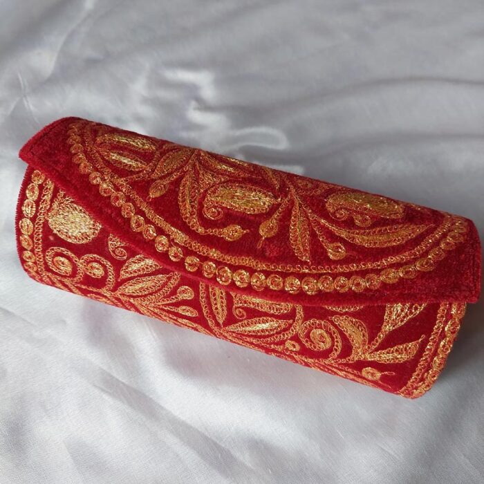 Maroon Makhmal Tilla Clutch With Golden Work
