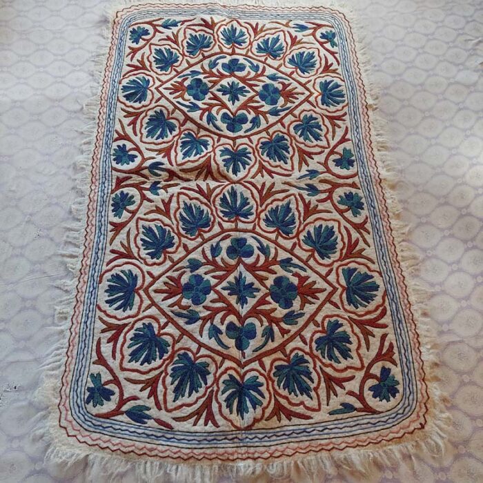 Chinari Handmade Aari Embroidered Namda Rug 6x4