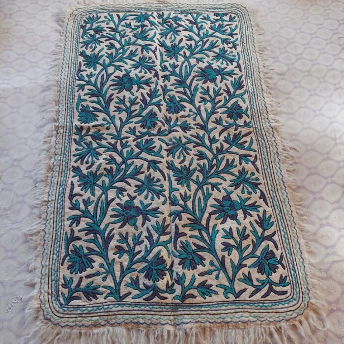 Wular Handmade Aari Embroidered Namda Rug 6x4