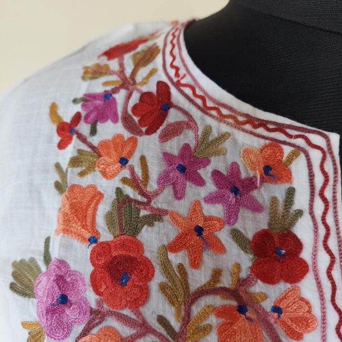 White Bahar Summer Short Aari Kurta - Image 2