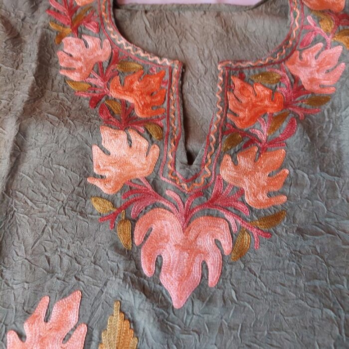 Green Crush Cotton Short Aari Kurta - Image 2