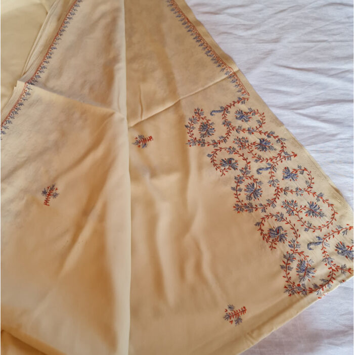 Cream Sozni Hand Embroidered Crepe Saree - Image 2