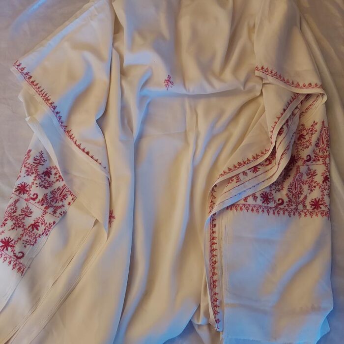 White Sozni Hand Embroidered Crepe Saree - Image 4