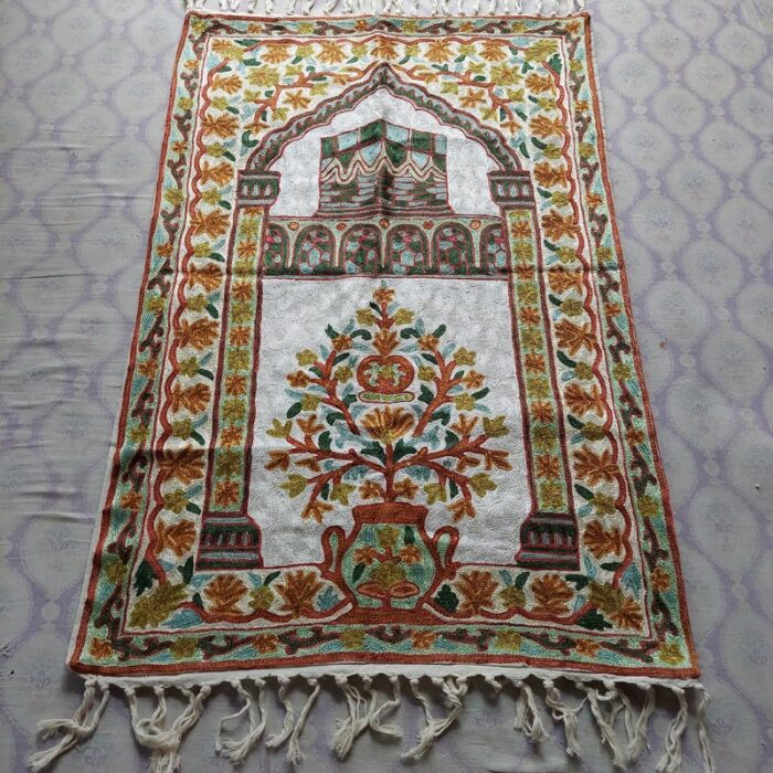 Kashmiri Chain Stitch Best Quality Janamaz Prayer Mat