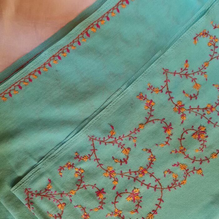 Ferozi Authentic Kashmiri Sozni Handcrafted Crepe Saree - Image 3