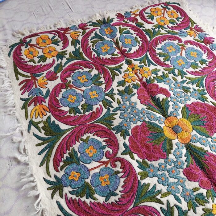 Beautiful 6×4Ft Pure Wool Double Work Handmade Aari Embroidered Namda Rug - Image 2