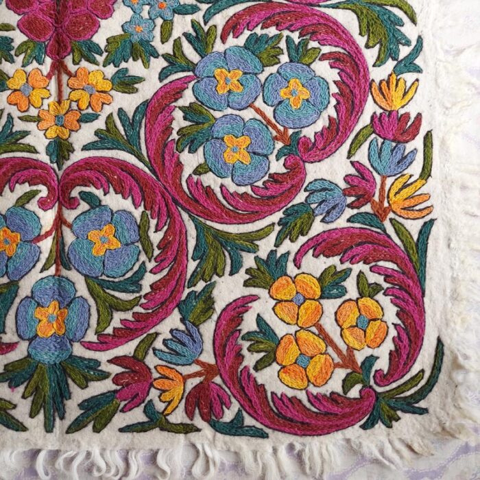 Beautiful 6×4Ft Pure Wool Double Work Handmade Aari Embroidered Namda Rug - Image 3
