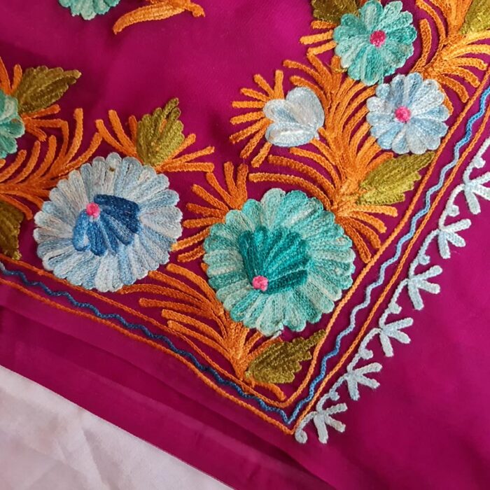 Purple Georgette Aari Embroidered Saree With Floral Paisely Pattern - Image 4