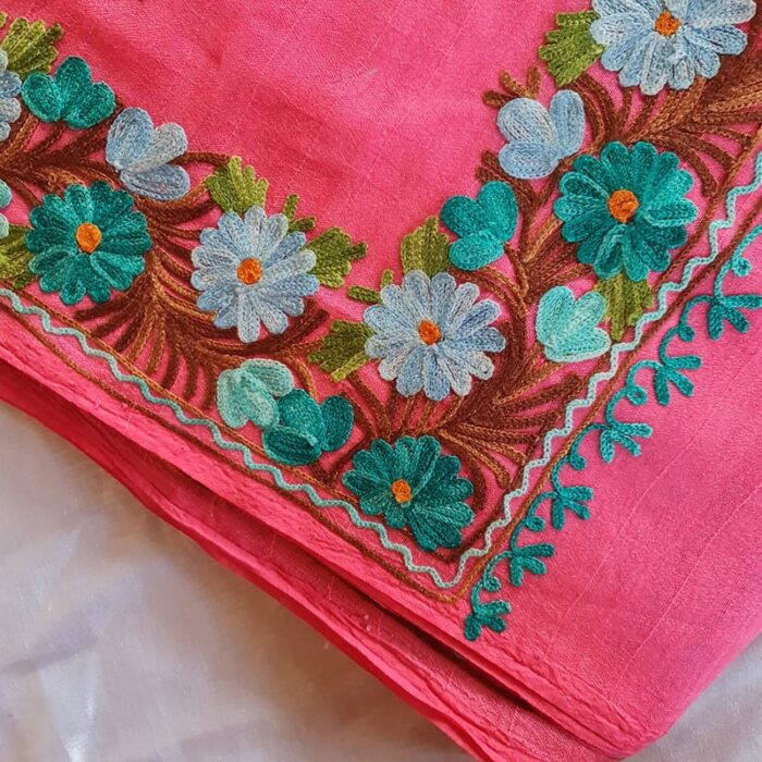 Rose Pink Georgette Aari Ebroidered Saree With Floral Paisely Pattern - Image 3