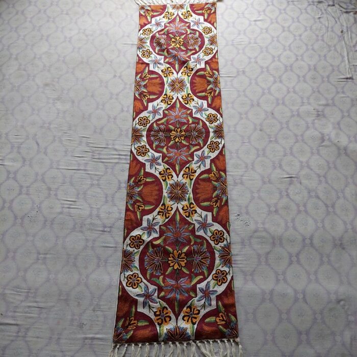 6×1.5 Pari Mahal Chainstitch Silk Handmade Runner