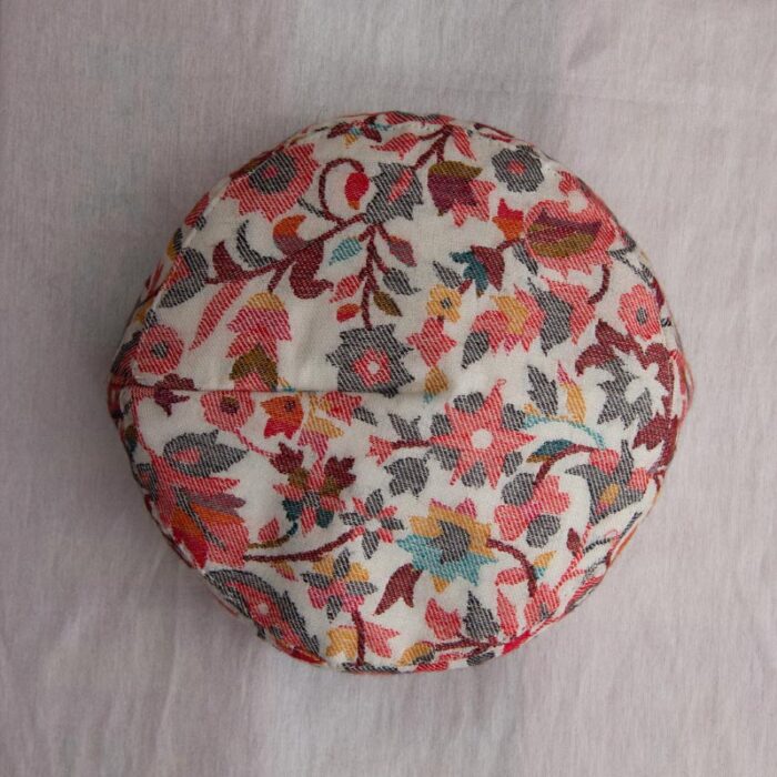 White Poshnyul Kani Cap - Image 2