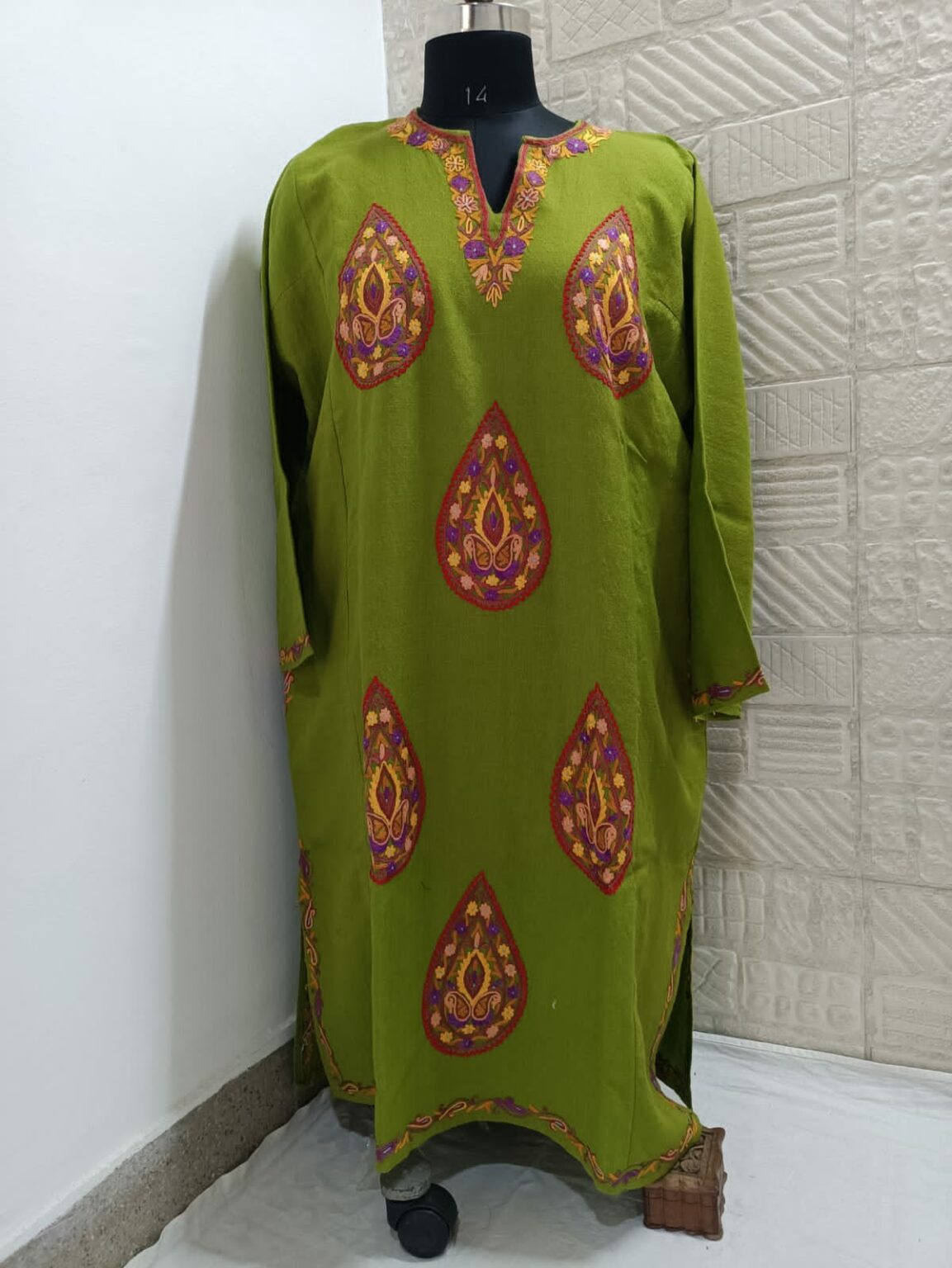 Natural Green Pure Raffal Pheran With Hand Aari Embroidery - Image 3