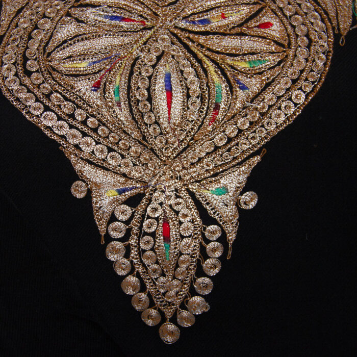 Black Raffal Kashmiri Tilla Pheran - Image 3